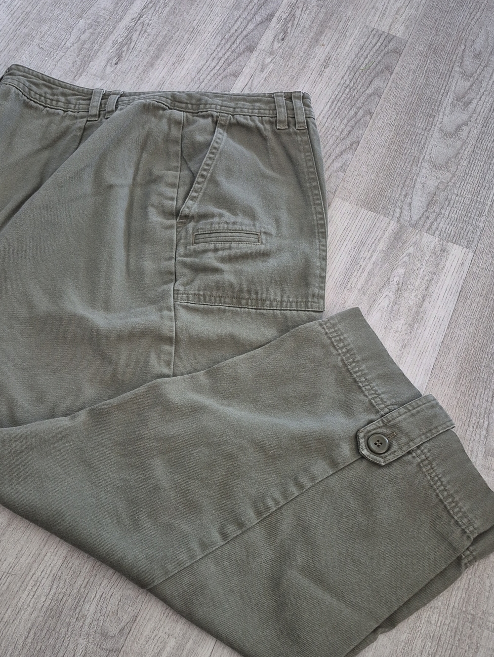 Studio Works Olive Capri Pants with Button Waist Tab
